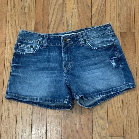 Women’s BKE Distressed Denim Shorts Size 27 EUC - Picture 2 of 7
